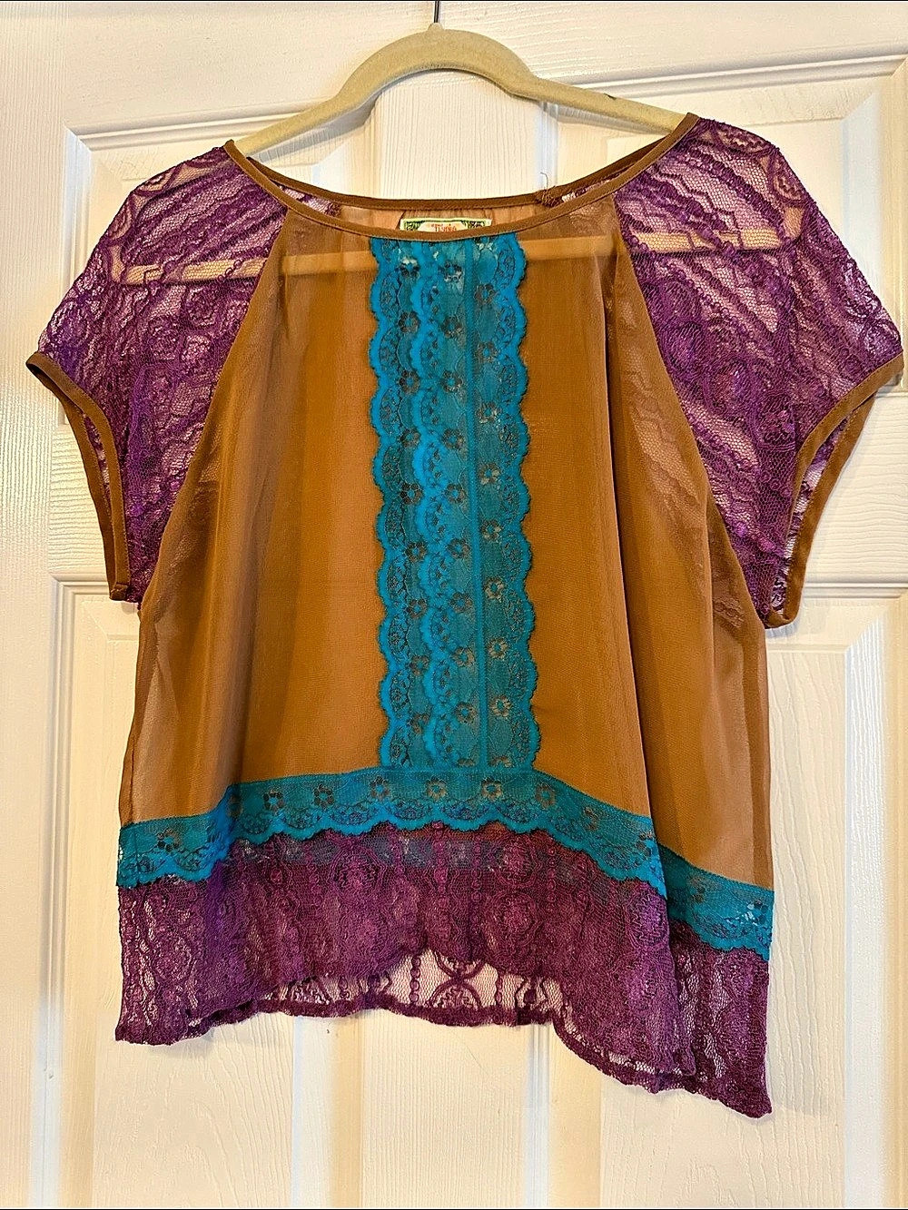 Flying Tomato Lace Accent Blouse in Brown & Purple Size Small